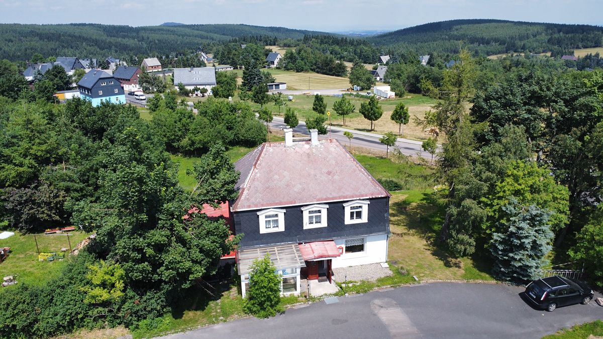 Prodej rodinného domu 302 m², pozemek 1071 m²